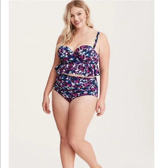 New! Torrid sz 2 Set Geo Swim Bathing Suit sz 2X - Picture 1 of 3